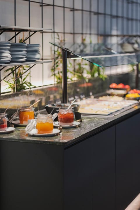 Breakfast, Buffet breakfast