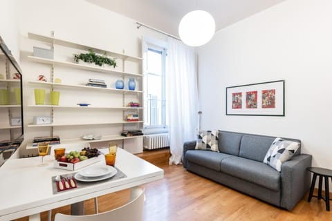 Kitchen or kitchenette, Seating area, Dining area