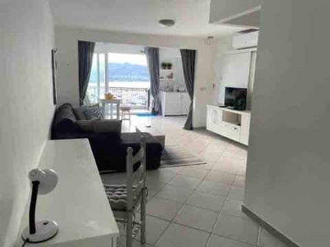 3BED apartment MelliehaBay Seafront Incredible Views Apartment in Malta