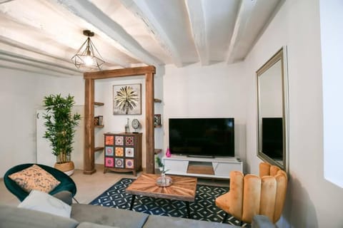 INSTANT FLEURY: maison de caractère, jardin secret House in Barbizon