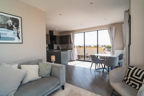 Penthouse - Harbour Views Apartment in Poole