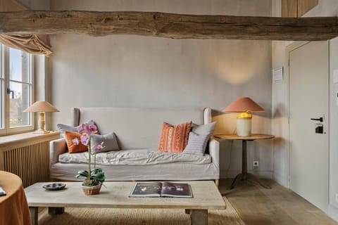 Living room, Photo of the whole room, Seating area