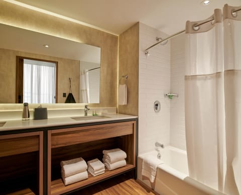 Shower, Bathroom, Bath, towels