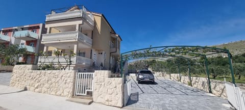 Property building, Parking