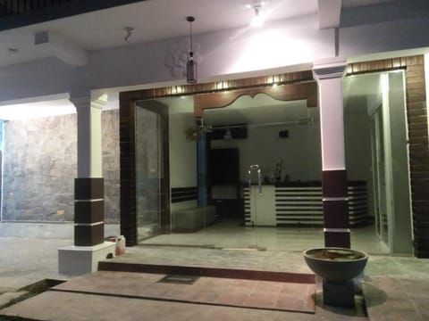 Facade/entrance