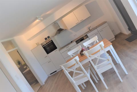 Kitchen or kitchenette, Seating area, Dining area