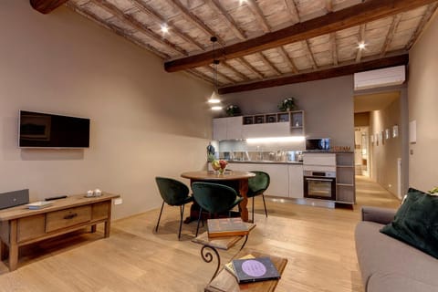 TV and multimedia, Kitchen or kitchenette, Living room