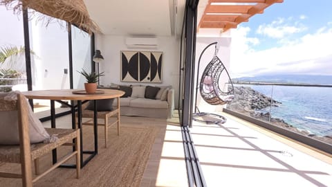 View (from property/room), Balcony/Terrace, Living room, Dining area, Sea view