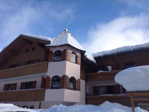 Property building, Winter