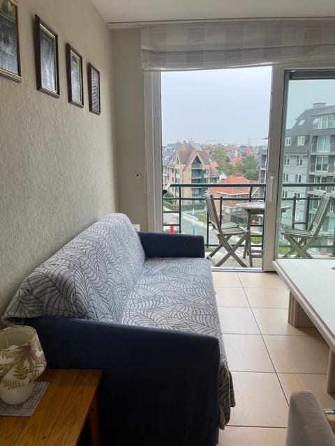 Appt Pablo met privé-garage, vlakbij zee, in Koksijde-Bad Apartment in Koksijde