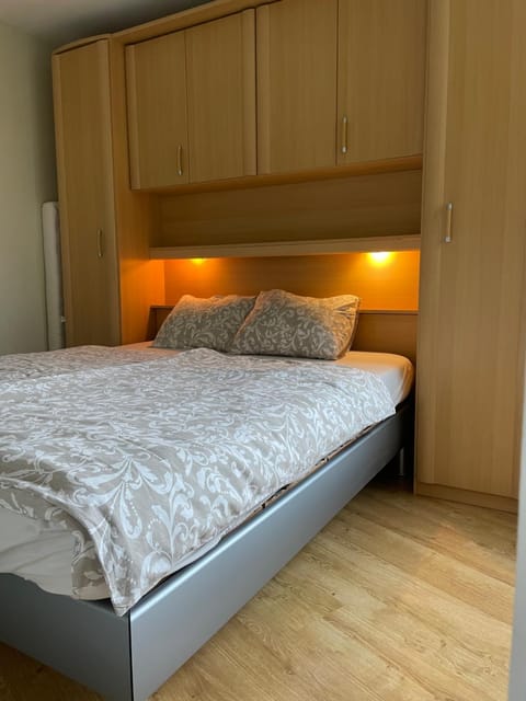 Appt Pablo met privé-garage, vlakbij zee, in Koksijde-Bad Apartment in Koksijde