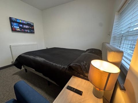 Bed, TV and multimedia