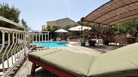 Villa Paladin - Spacious Villa with Pool near Garden Resort - 7 Min walk Villa in Tisno