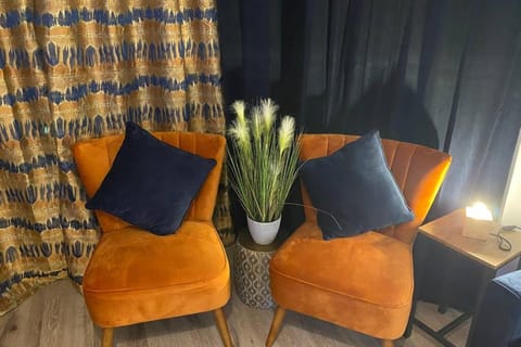 Luxury Modern 2Bed Seafront Apartment in Rhos on Sea House in Wales