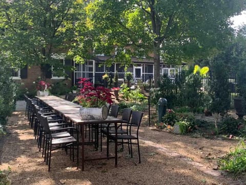Boyd Harvey Main House & Carriage House House in Tennessee
