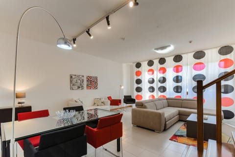 Living room, Photo of the whole room, Seating area, Dining area