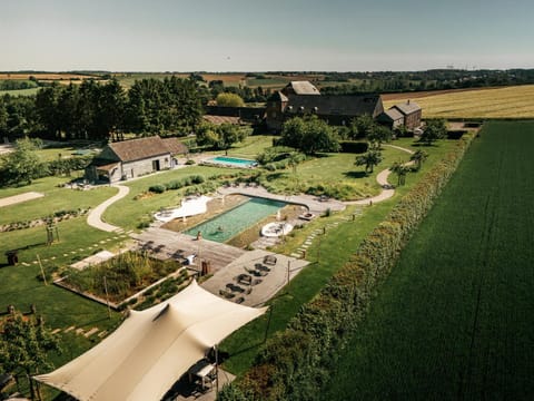 Property building, Swimming pool