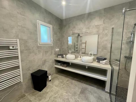 Case Di A Cappana-Villa CARLA House in Bonifacio