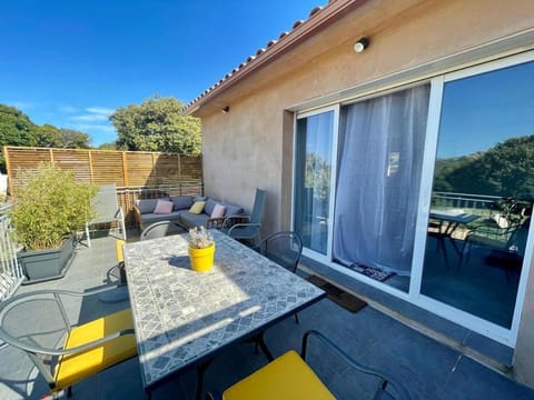 Case Di A Cappana-Villa CARLA House in Bonifacio