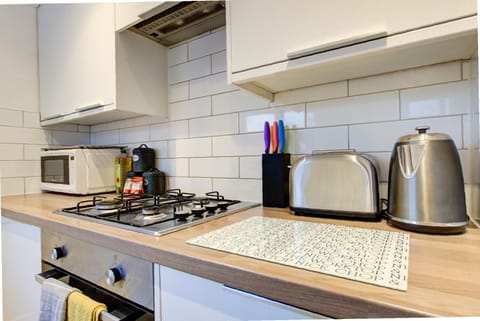 Free Parking Business Stay Office Fast WiFi House in Colchester