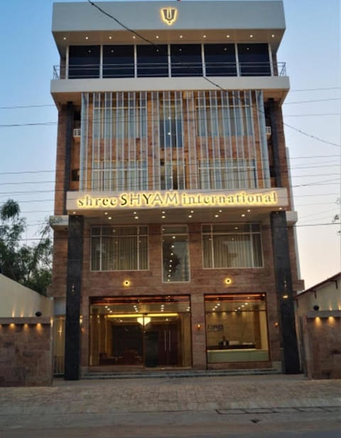 Property building, Facade/entrance