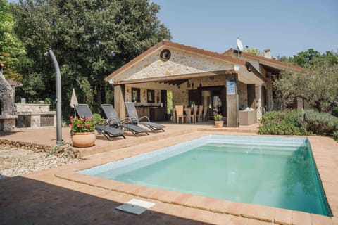 Property building, Swimming pool