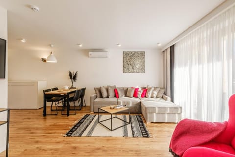 Living room, Seating area, Dining area, air conditioner