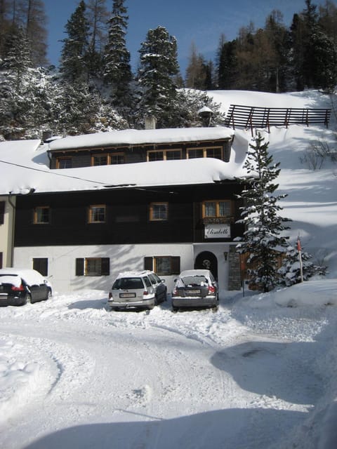 Facade/entrance, Winter