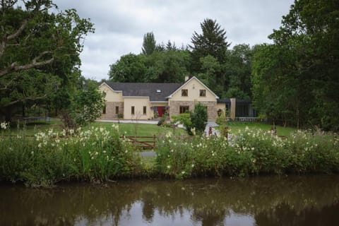 Canal bank house Apartment in Leitrim, Co. Leitrim, Ireland