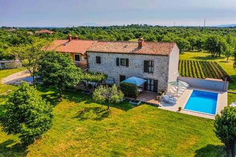 Property building, Garden, Garden view, Pool view, Swimming pool