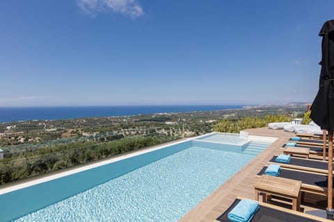 View (from property/room), Sea view, Swimming pool