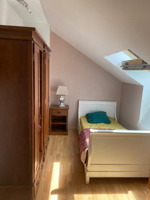 Bed, Bedroom, wardrobe