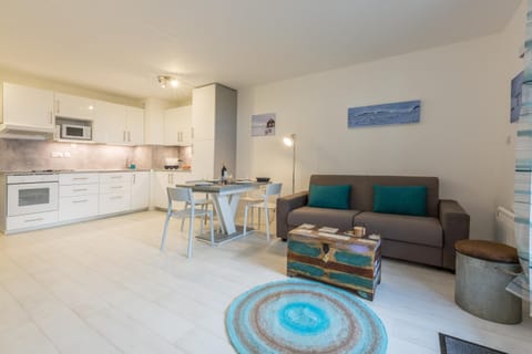 Kitchen or kitchenette, Living room, Dining area