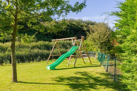 Veerse Meer Lodge House in Wolphaartsdijk