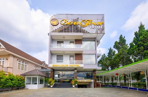 Property building, Facade/entrance, Property logo or sign