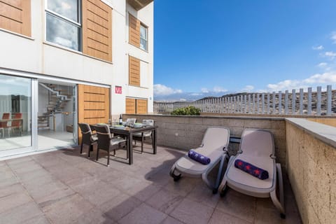 Balcony/Terrace, Dining area, sunbed