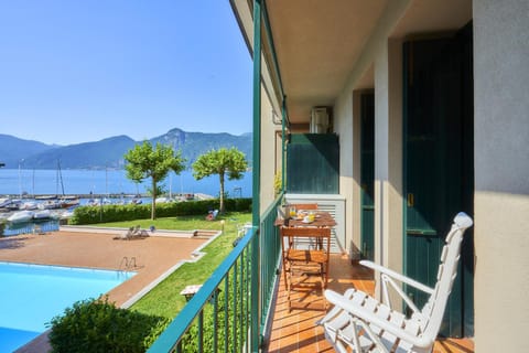 Balcony/Terrace, Garden view