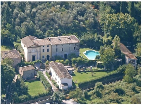 Property building, Bird's eye view, Swimming pool