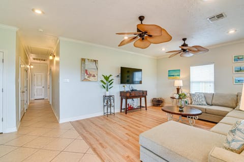 Walk to Shore Crystal Beach Family Home with Deck! House in Bolivar Peninsula