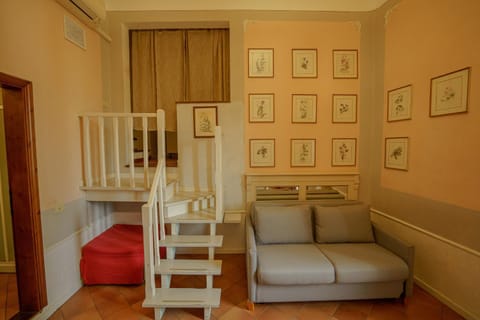Tranquil Suite Near Museums and Train Station Apartment in Florence