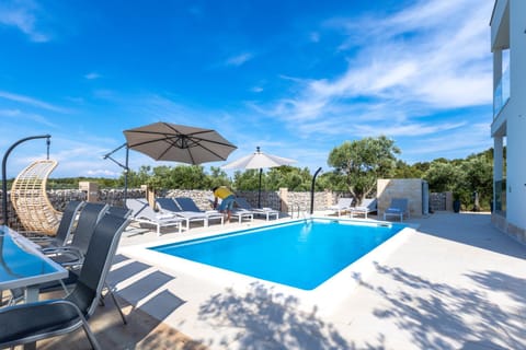 Luxury Apartments Mauro with Heated Pool Apartment in Zadar County