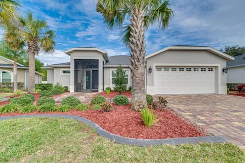 Pool and Resort Landscaping Bright Oxford Getaway House in The Villages