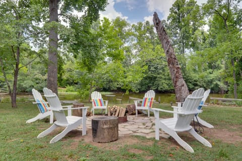 Riverfront Couples Retreat in Smoky Mountains! Apartment in Townsend