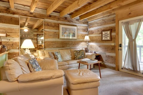 Outdoorsmens Paradise on the Little River Apartment in Townsend