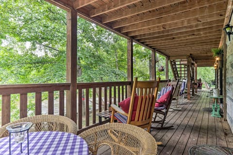 Outdoorsmens Paradise on the Little River Apartment in Townsend