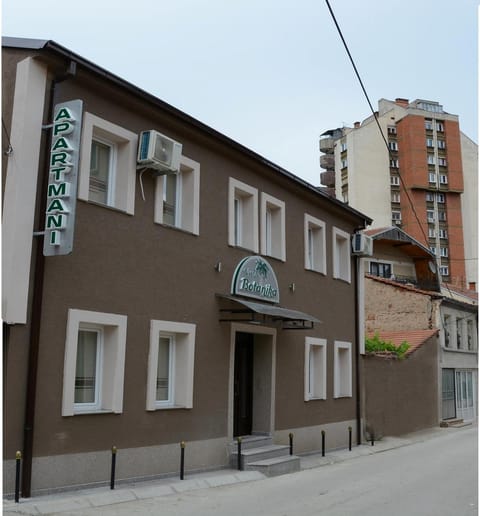 Property building, Day, Neighbourhood, Street view