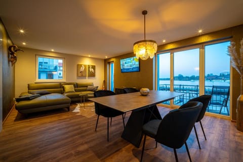 Living room, Seating area, Dining area