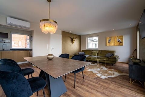 Living room, Dining area