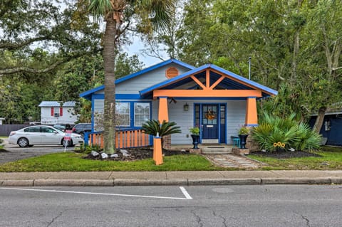 Downtown Ocean Springs Retreat 1 Mi to Beach! Apartment in Ocean Springs