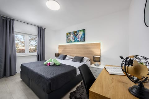 Bed, Bedroom